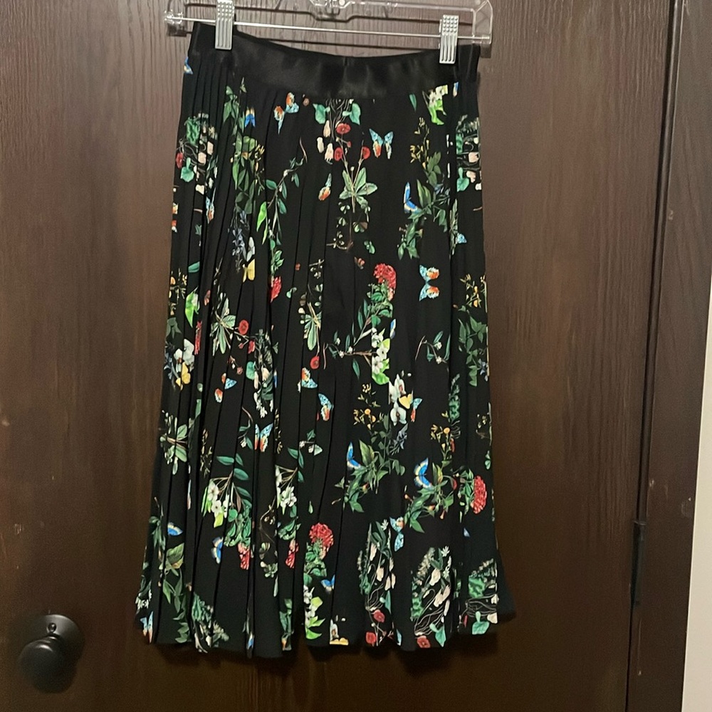 Express Floral Pleats Tea Skirt 🌸Size Medium